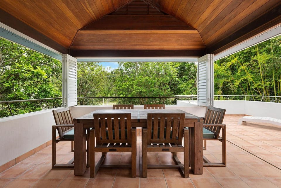 Day, Balcony/Terrace, Seating area, Dining area