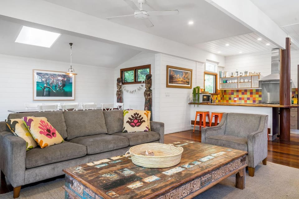 Living room, Decorative detail, fireplace