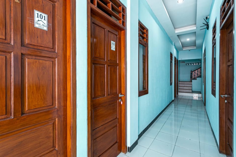 RedDoorz near Puro Mangkunegaran Bed and Breakfast in Special Region of Yogyakarta