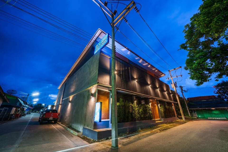 Facade/entrance