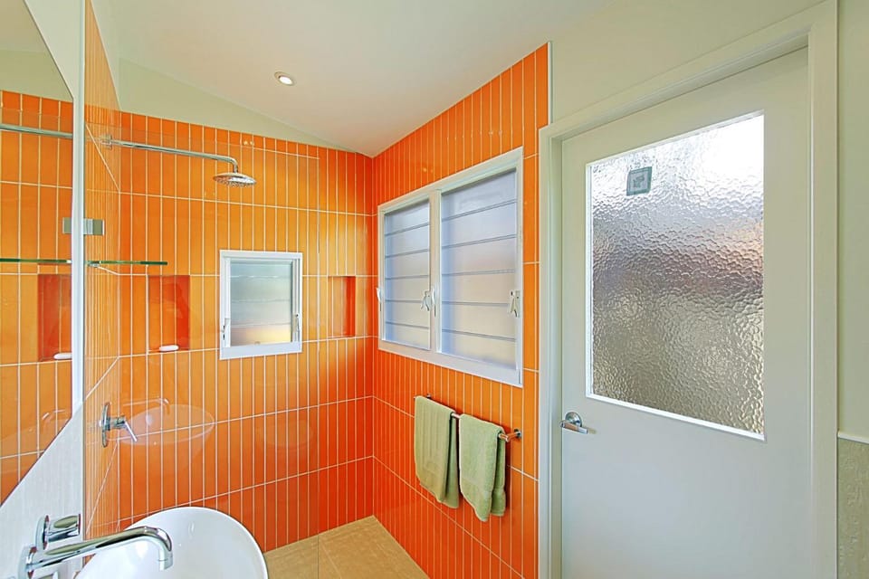 Shower, Bathroom, towels