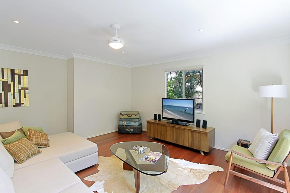 TV and multimedia, Living room, fireplace