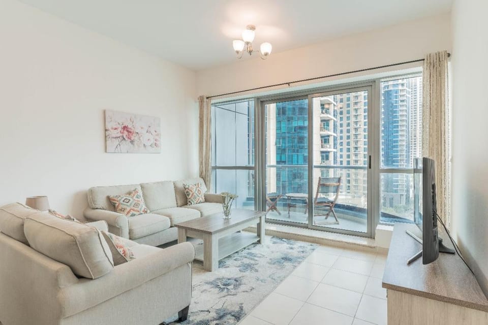 Chic 1BR with Full Dubai Marina Views Apartment in Dubai