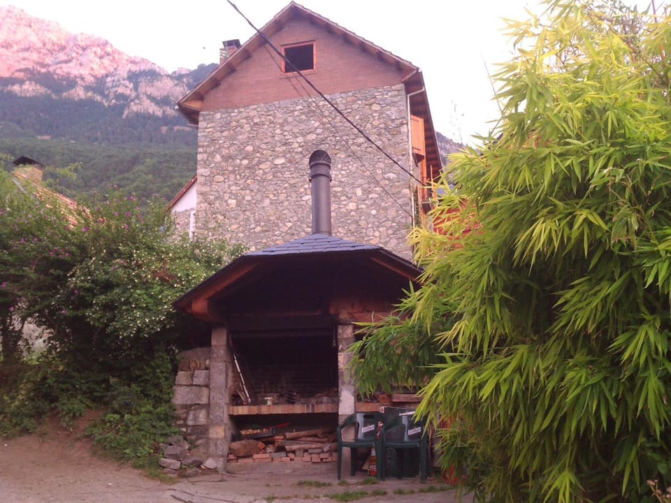 Pensión Pallaruelo Country House in Catalonia