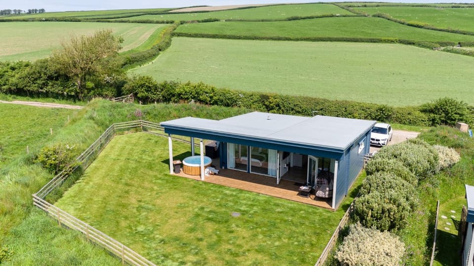 Property building, Natural landscape, Garden