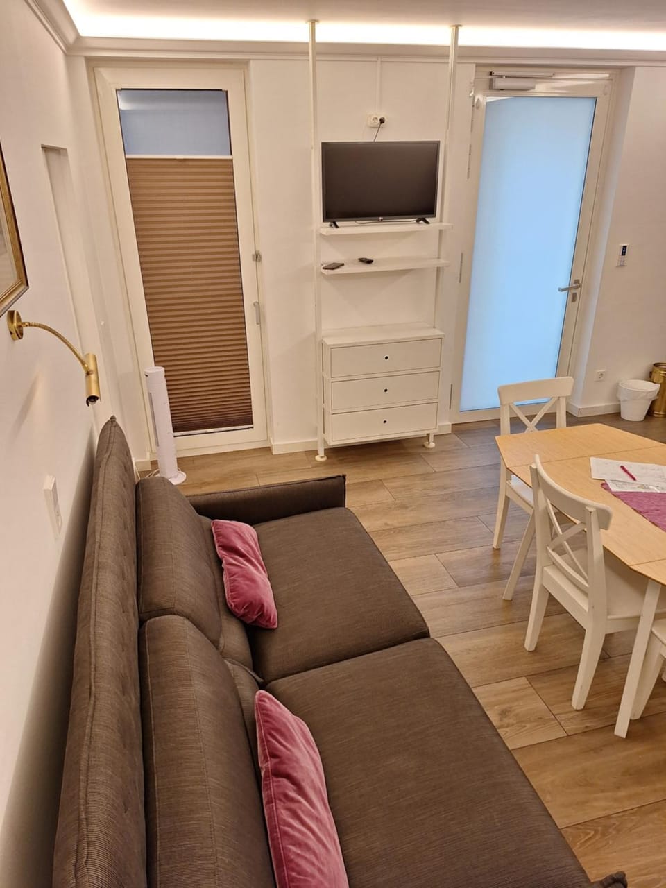 Communal lounge/ TV room