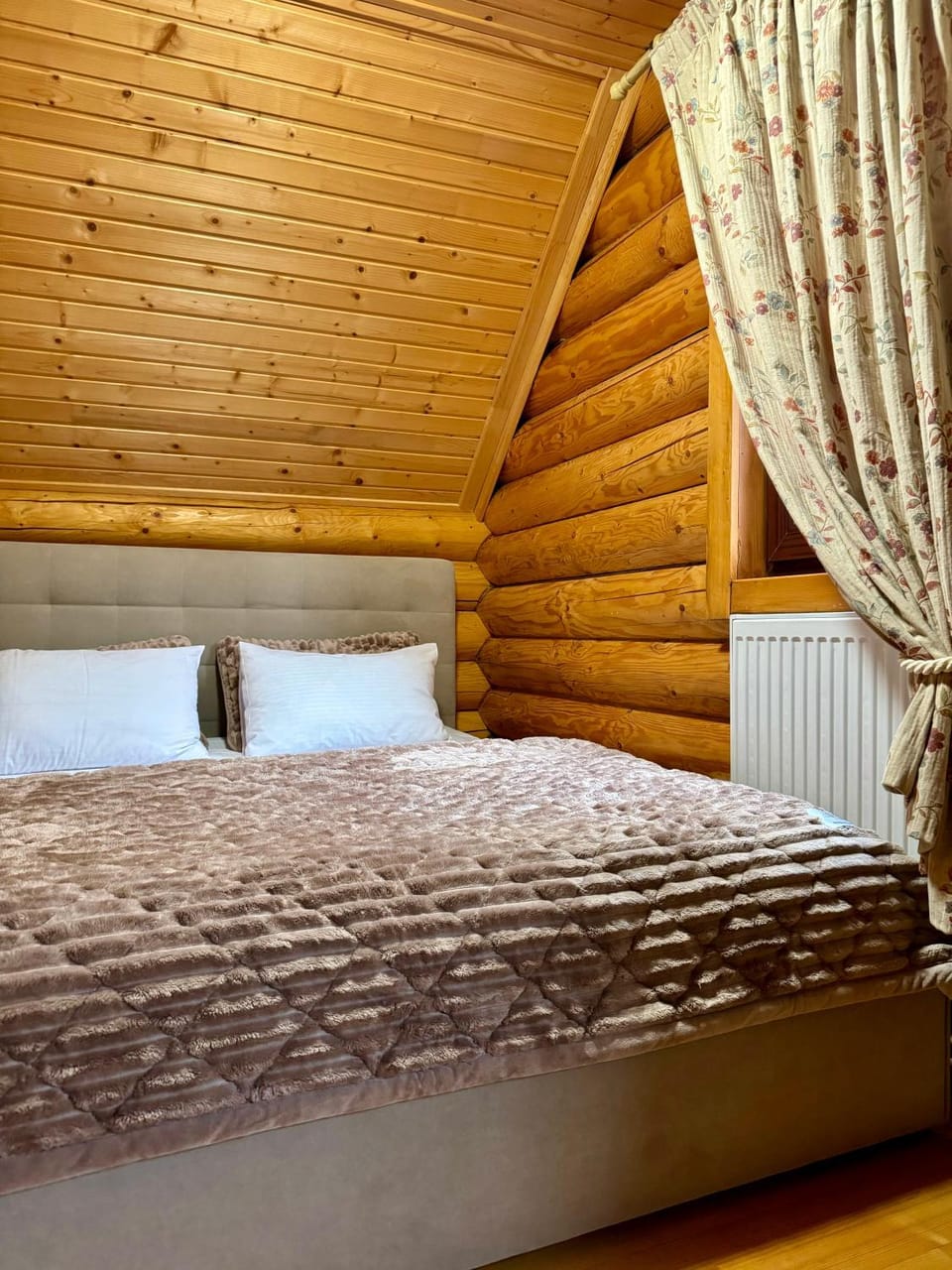 Bed, Bedroom, internet