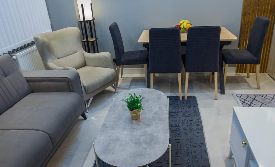 Living room, Seating area