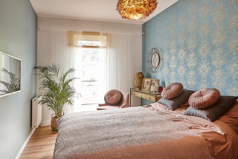 Photo of the whole room, Bedroom