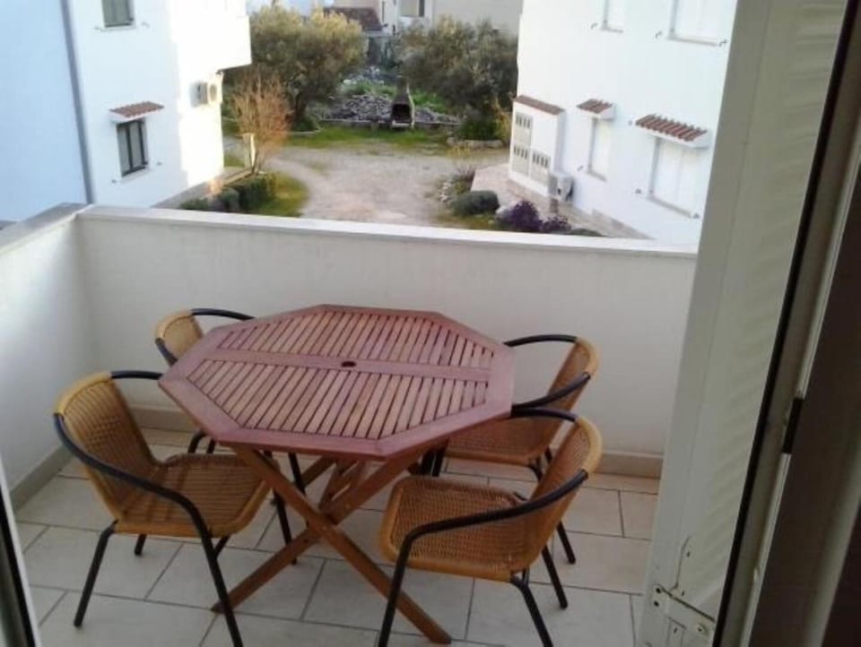 View (from property/room), Balcony/Terrace, Seating area