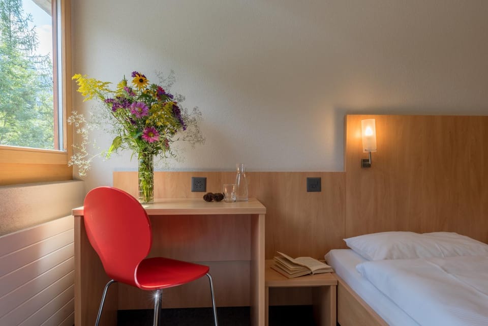 Bed, Seating area, Bedroom