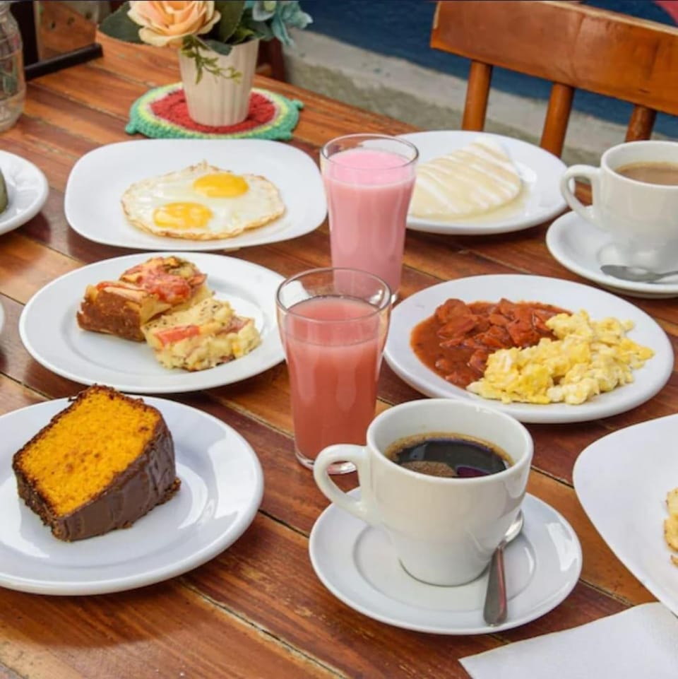 Food and drinks, Food, Breakfast, Continental breakfast