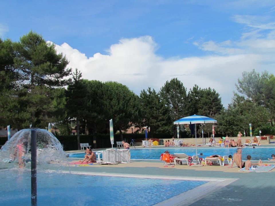Swimming pool, Swimming pool