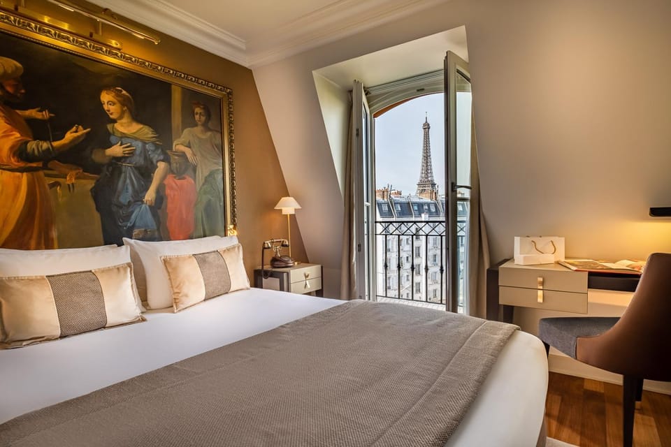 Bed, Photo of the whole room, Bedroom, City view