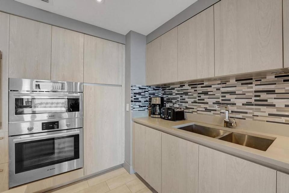 Amazing Apartments at H Beach House Apartment in Hollywood Beach