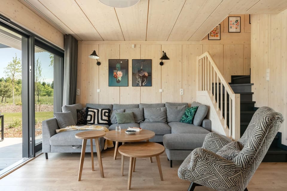 Natural landscape, Garden, TV and multimedia, View (from property/room), Balcony/Terrace, Living room, Seating area, Garden view, Pool view, internet, air conditioner