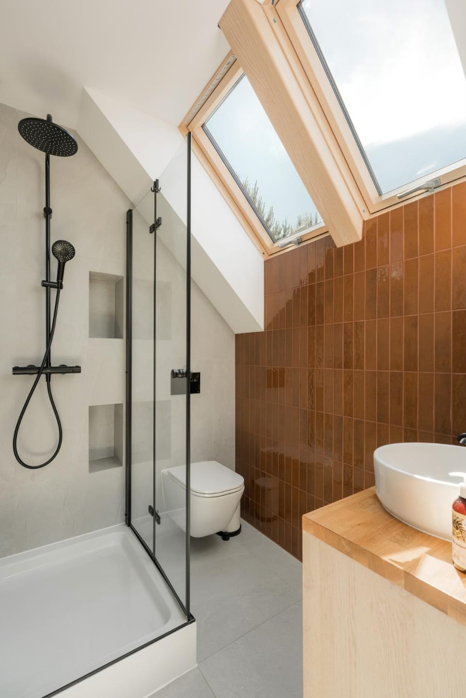 Shower, Toilet, Bathroom, heating