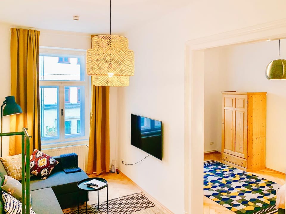 TV and multimedia, Living room, Photo of the whole room, Seating area