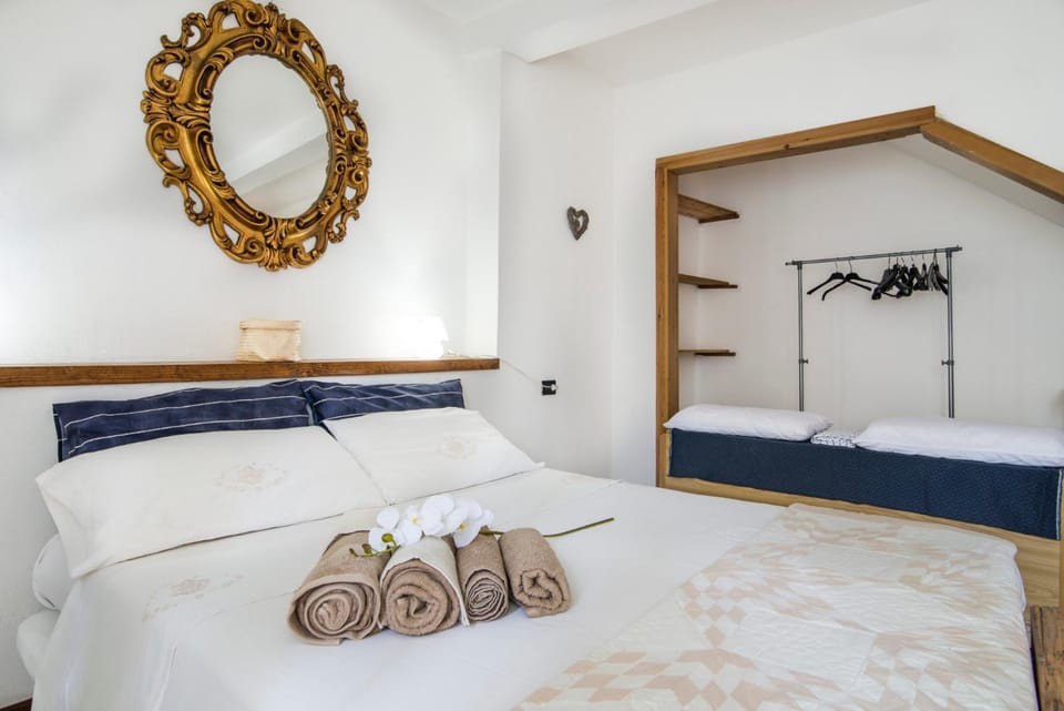 Bed, Bedroom, wardrobe