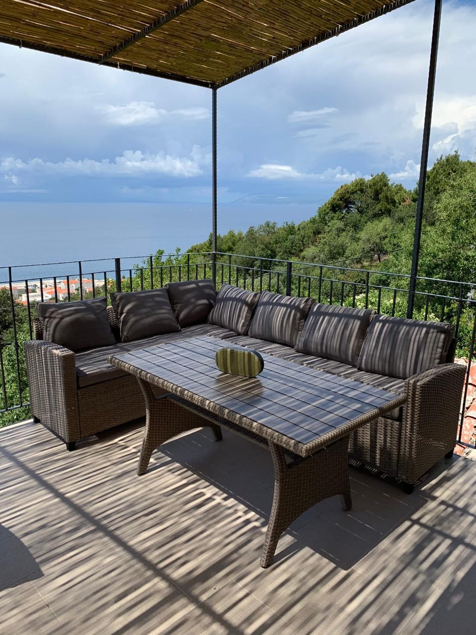 Patio, Day, Balcony/Terrace, Seating area, Dining area, Sea view