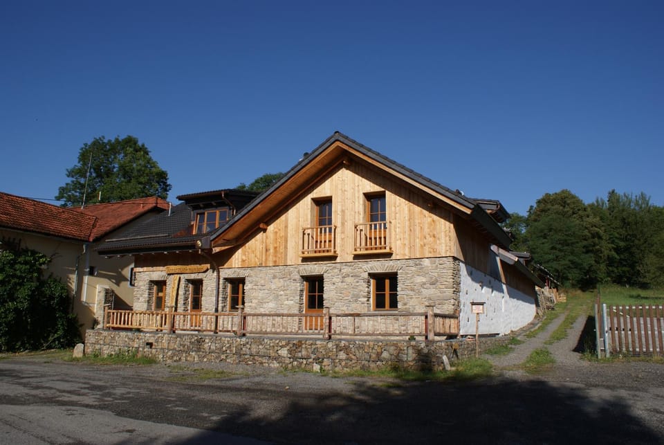 Caldisfarm Bison Lodge I Charmante Ferienwohnung im Landhausstil Apartment in South Bohemian Region
