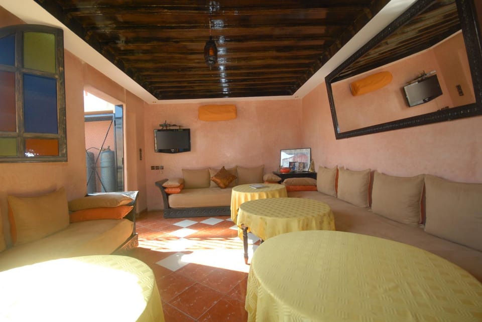Communal lounge/ TV room