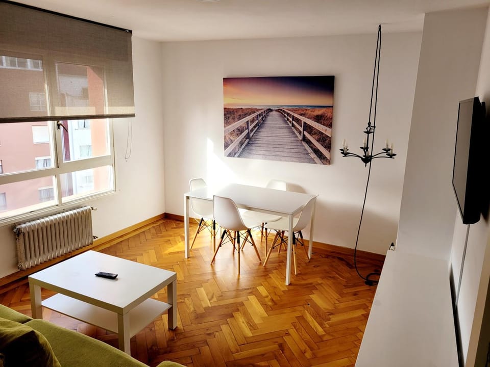 PISO CERCA DE LA CIUDAD MONUMENTAL Apartment in Santiago de Compostela