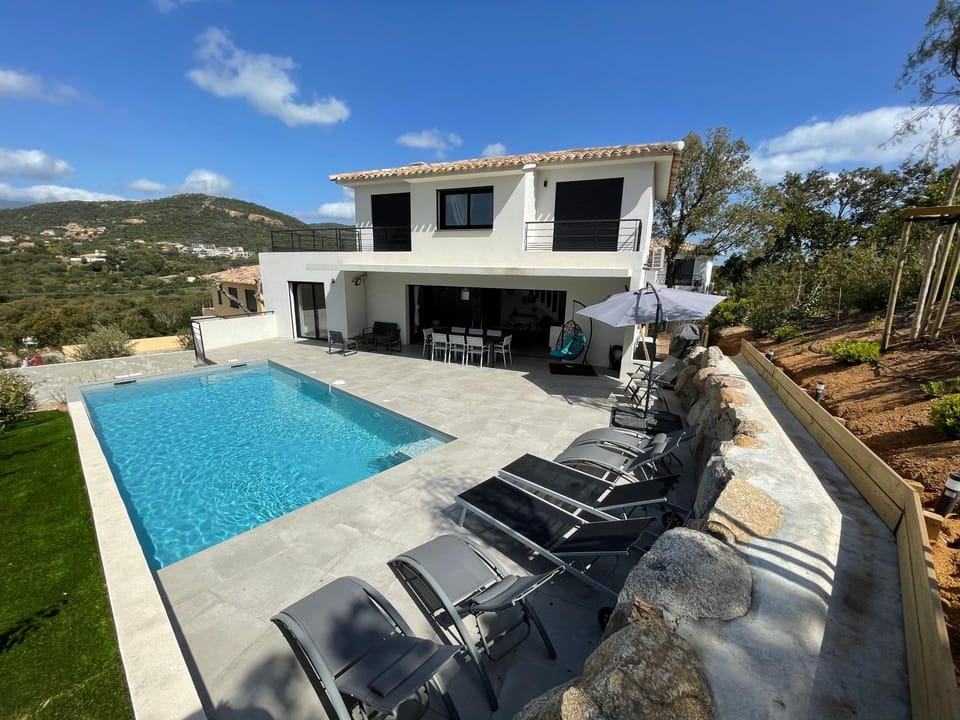 Patio, Pool view, Swimming pool, sunbed