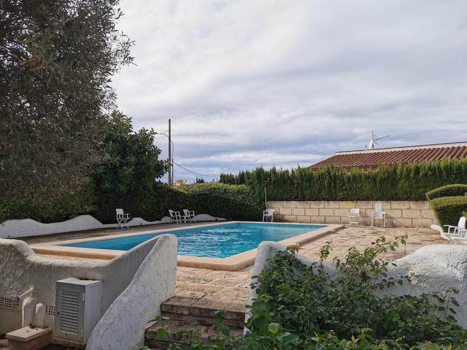 Swimming pool, Swimming pool