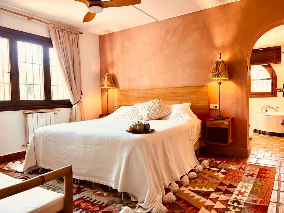 Bed, Bedroom, heating, air conditioner