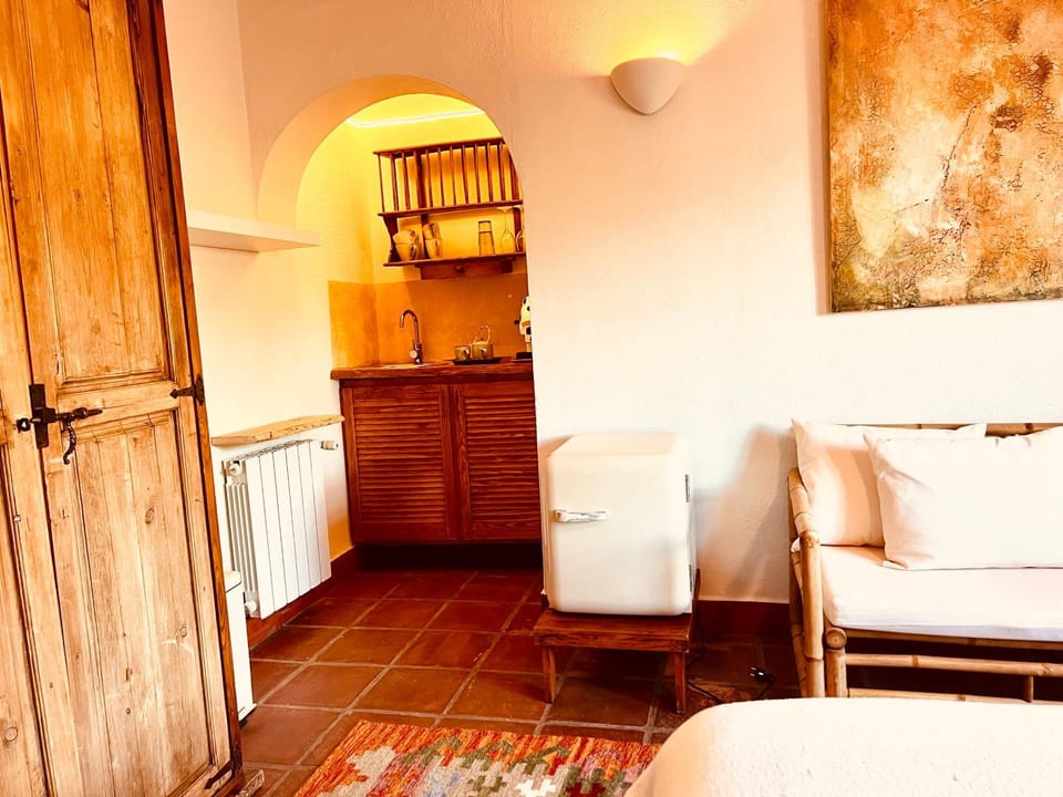 Kitchen or kitchenette, Seating area, Bedroom, wardrobe