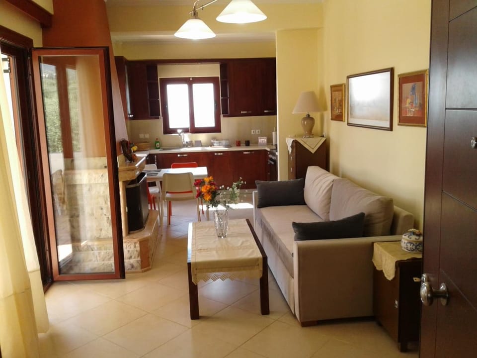 Kitchen or kitchenette, Seating area