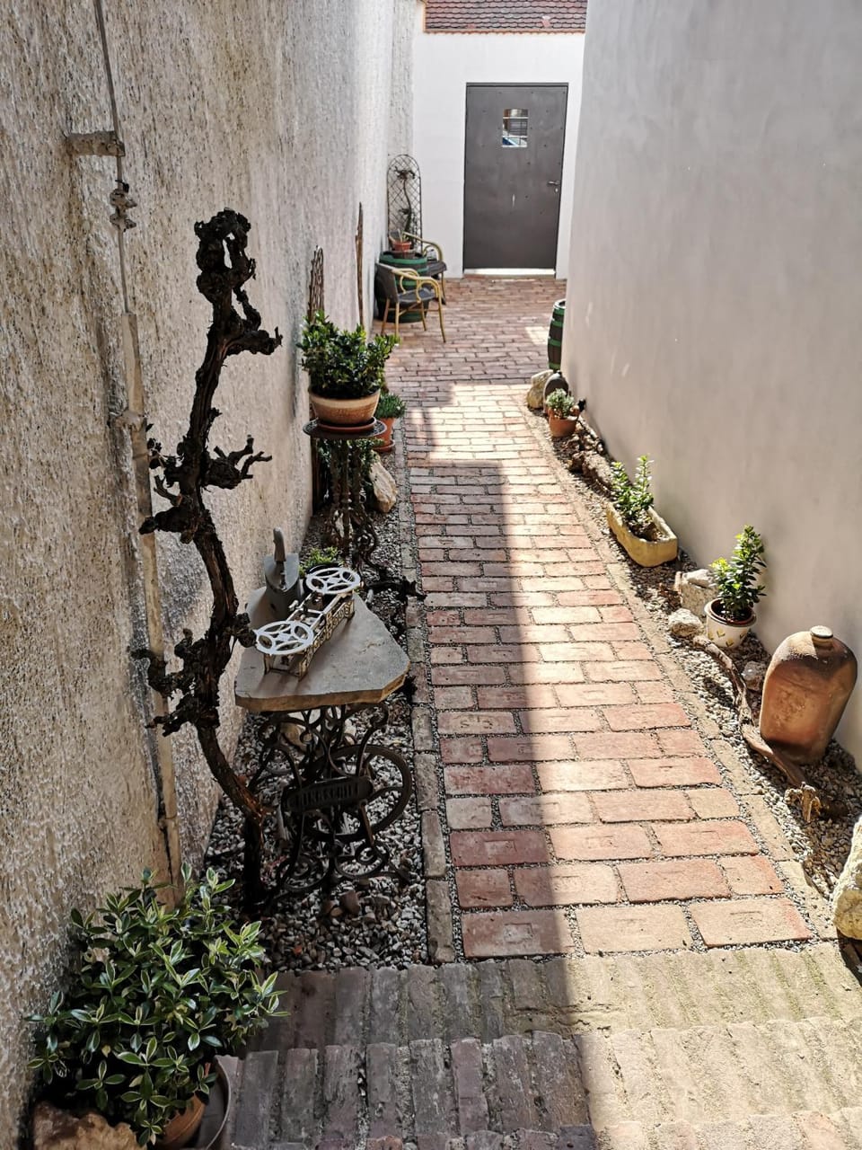 Facade/entrance