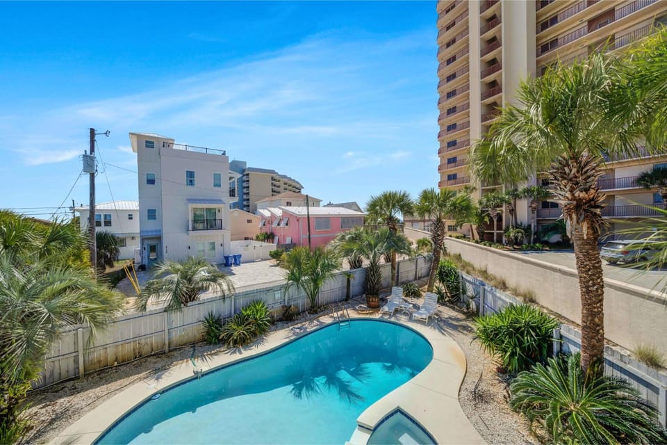 Day, Neighbourhood, Pool view, Street view, Swimming pool