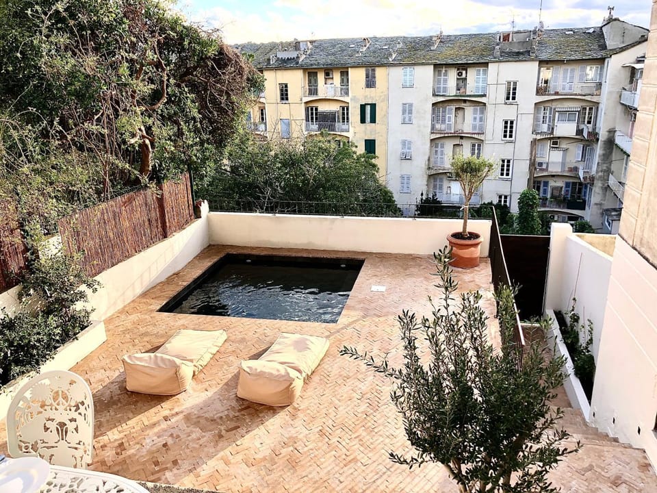 Patio, Swimming pool