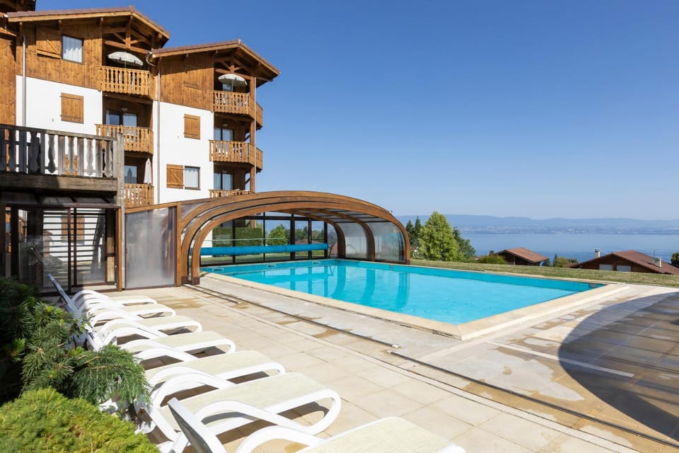 Résidence Odalys Les Chalets d'Evian Campground/ 
RV Resort in Évian-les-Bains