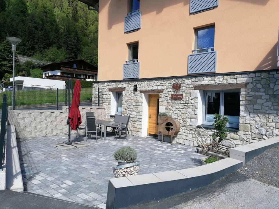 Property building, Facade/entrance