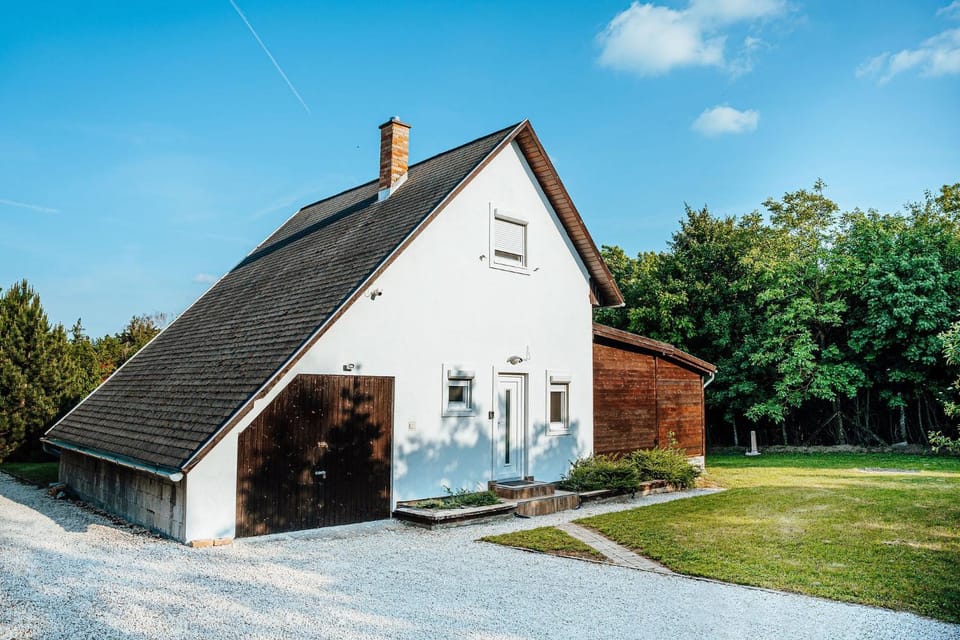 Tátorján Vendégház House in Hungary