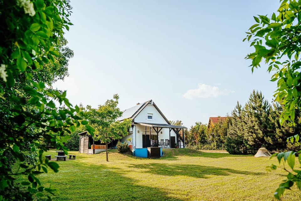 Tátorján Vendégház House in Hungary