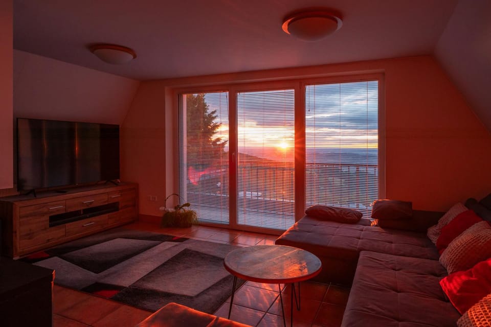 TV and multimedia, Living room, Sunrise