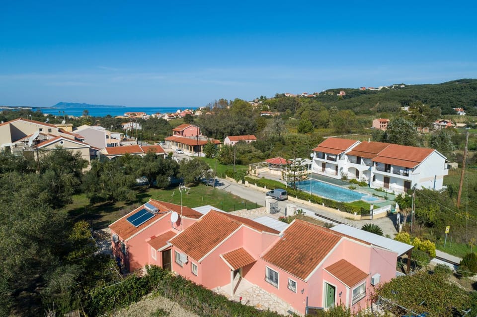 Neighbourhood, Bird's eye view