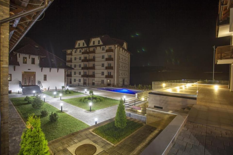 Property building, Pool view
