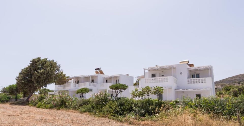 Kanelis Studios & Suites Apartment in Milos