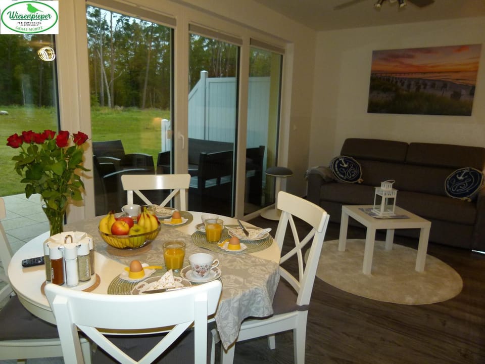 Dining area, Garden view