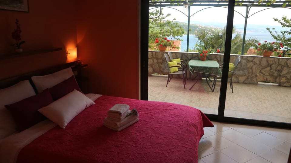 Bedroom, Sea view