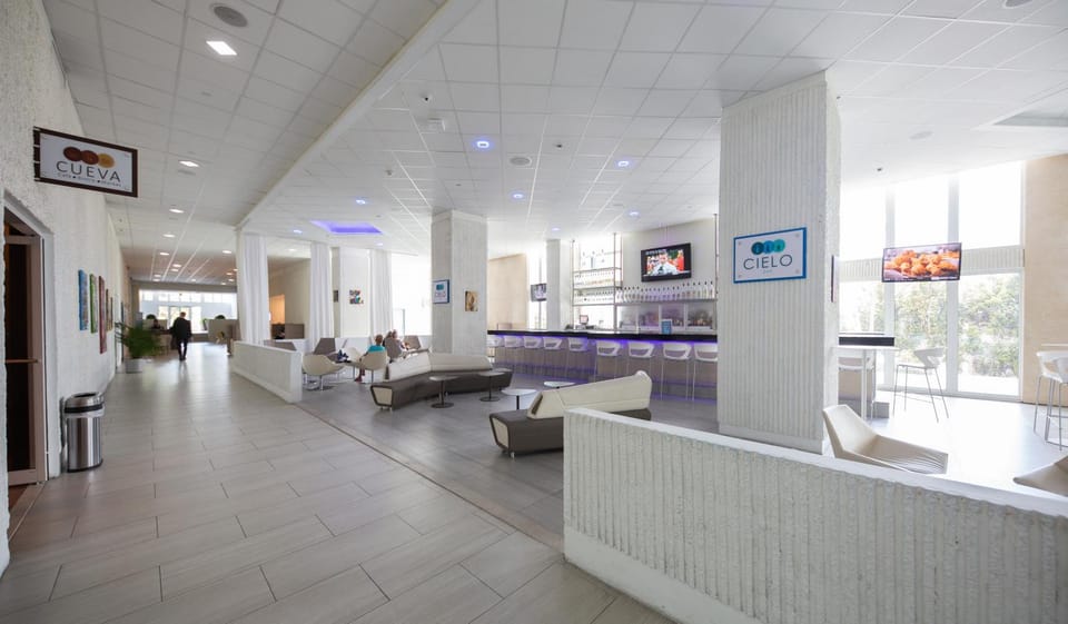 Lobby or reception, Lounge or bar