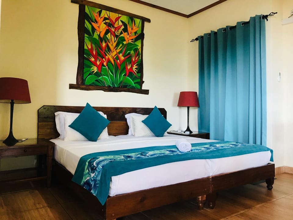 Bed, Photo of the whole room