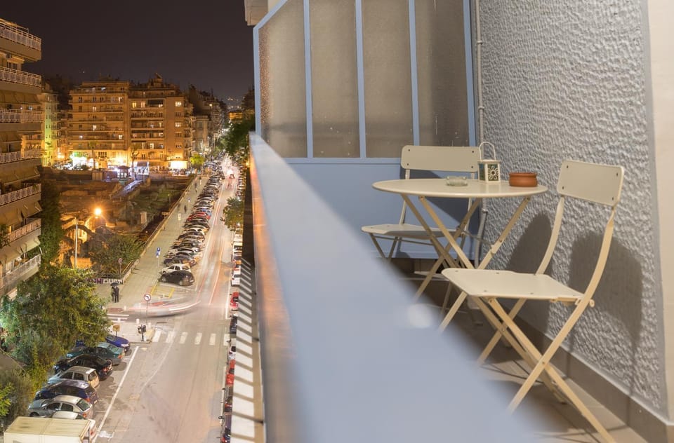 Balcony/Terrace, Location