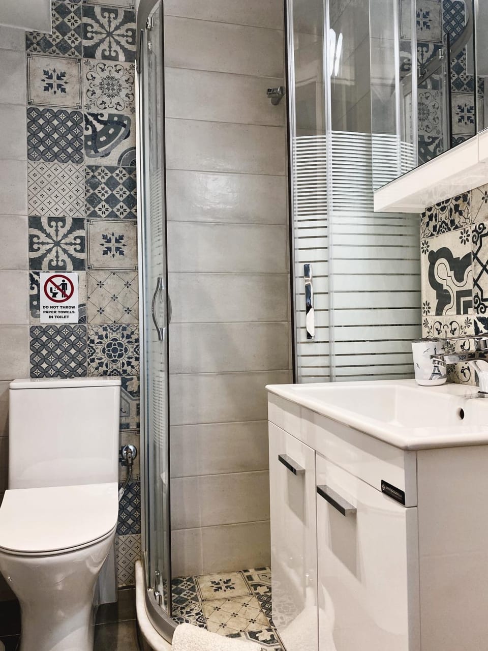Shower, Toilet, Bathroom, microwave