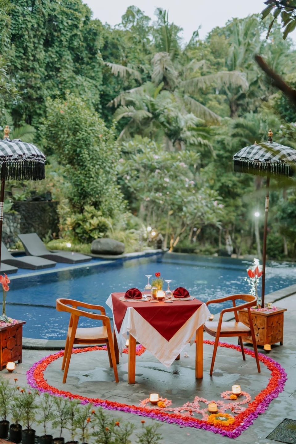 Restaurant/places to eat, Day, Natural landscape, Garden view, Pool view, River view, Swimming pool, sunbed